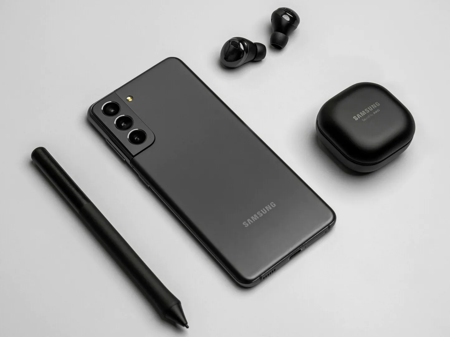 Samsung has consistently delivered value-driven smartphones tailored to the needs of Indian consumers. Continuing this legacy, Samsung is gearing up for the launch of its latest budget 5G offering — the Galaxy M36 5G. Packed with premium features and priced under ₹20,000, this phone is set to redefine the budget 5G smartphone market in India. Design and Display – Sleek, Sturdy, and Stylish The Samsung Galaxy M36 5G features a sleek polycarbonate unibody design with a matte finish that feels premium in the hand. Available in vibrant colors like Ocean Blue, Charcoal Black, and Mint Green, the M36 stands out with modern aesthetics. The phone is expected to sport a 6.6-inch FHD+ Super AMOLED display with a 120Hz refresh rate — perfect for streaming, gaming, and multitasking. Corning Gorilla Glass protection adds durability, making it suitable for everyday rough use. Performance – Powered for Everything Under the hood, the M36 5G is rumored to be powered by the MediaTek Dimensity 6100+ or Snapdragon 695 processor, coupled with 6GB or 8GB RAM variants and up to 128GB internal storage, expandable via microSD. This ensures seamless multitasking, lag-free gaming, and smooth app performance. Whether you’re browsing, using social media, or video calling, the Galaxy M36 5G keeps things fluid and fast. 5G Connectivity – Future-Ready Network Experience As 5G networks continue to expand across India, having a 5G smartphone is no longer a luxury, but a necessity. The M36 supports multiple 5G bands, ensuring faster downloads, lower latency, and improved online experiences — making it ideal for streaming, gaming, and online classes. Camera Setup – Capture Every Moment in Detail Samsung’s camera prowess extends to its budget devices, and the Galaxy M36 5G is no exception. It is expected to feature a 50MP primary rear camera, 2MP depth sensor, and 2MP macro lens, with AI enhancements for better low-light photography and sharp portraits. The 13MP front camera supports AI beauty mode, portrait shots, and Full HD video recording — perfect for selfies, reels, and video calls. Battery & Charging – Stay Powered All Day Battery life is crucial for Indian users, and the M36 doesn’t disappoint. It’s backed by a 6000mAh battery, easily lasting a full day or more on moderate usage. Paired with 25W fast charging, it ensures you spend less time charging and more time doing what you love. One UI & Android Experience The Galaxy M36 5G will ship with One UI 6.0 based on Android 14, offering a clean, feature-rich, and customizable experience. Key features include: Samsung Knox security Privacy Dashboard Digital Wellbeing tools Secure Folder Enhanced dark mode and gesture navigation Samsung also promises 2 years of OS updates and 4 years of security patches, a rare commitment in this price range. Additional Smart Features The M36 also includes a variety of modern features such as: Side-mounted fingerprint sensor Face Unlock USB Type-C Bluetooth 5.3 Dual SIM 5G support Dolby Atmos audio support These features make it a complete package for tech-savvy users and first-time smartphone buyers alike. Expected Price and Launch Date in India According to industry sources, the Samsung Galaxy M36 5G is expected to launch in India by mid-July 2025, and will be priced starting from ₹16,999 for the 6GB/128GB variant, with a slightly higher price for the 8GB model. It will be available via Amazon, Samsung’s official site, and offline retail stores. Is the Galaxy M36 5G Worth Buying? Absolutely. If you’re looking for a feature-packed smartphone under ₹20,000, the Samsung Galaxy M36 5G offers a perfect blend of performance, design, 5G connectivity, and long battery life — all backed by Samsung’s trusted after-sales support and software ecosystem. It competes directly with other popular models like Redmi Note 13 5G, Realme Narzo 70 5G, and iQOO Z9, but the Galaxy M36 wins in display quality, battery size, and brand reliability. Conclusion With the Galaxy M36 5G, Samsung aims to make 5G technology more accessible to budget-conscious Indian consumers without compromising on quality. Whether you are a student, working professional, or someone upgrading from a 4G phone, the Galaxy M36 is a smart and future-ready investment. Stay tuned for more updates on official specs, launch offers, and user reviews once the device hits the market!